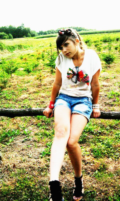 model, shorts