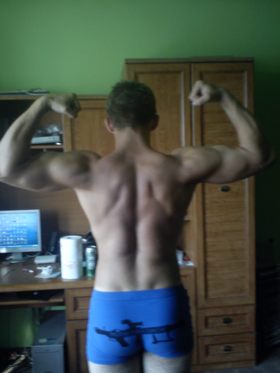 176 cm 76 kg