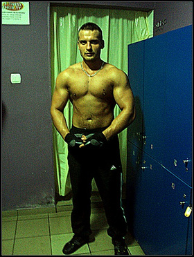 21 lat, aktualnie 75kg