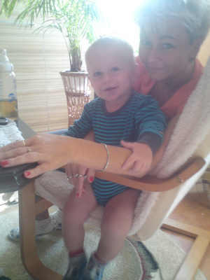 hand, fun, sitting