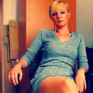 hand, sitting