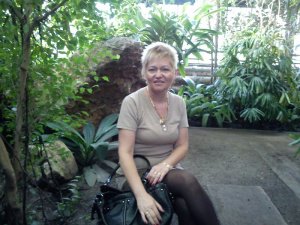 hand, jeans, smile, sitting, leisure, jungle