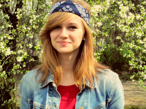 hair, outerwear, jeans, denim, smile, cool, glasses