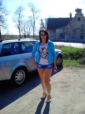 jeans, vehicle, car, shorts, wheel