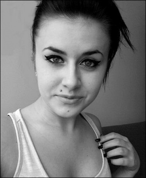 eyelash, skin, hand, selfie, muscle, monochrome, model