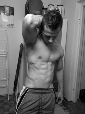 174 cm 71kg