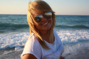 hair, fun, smile, cool, glasses, leisure, vacation, sunglasses, goggles, event, beach