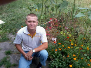 hand, jeans, denim, smile, sitting, petal, flower, garden