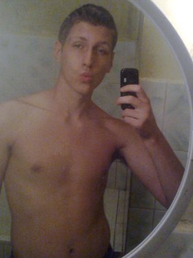 http://www.fotka.pl/profil/edzik1
