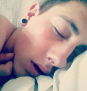 mouth, eyelash, skin, hand, selfie, ear
