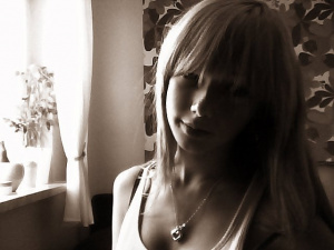 hair, monochrome, bangs