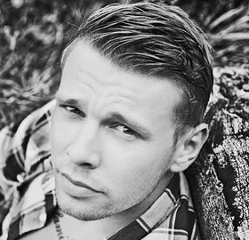http://www.fotka.pl/profil/Dave222