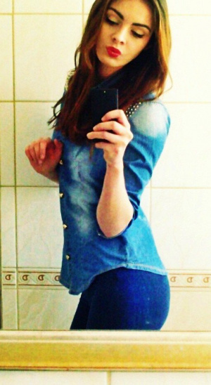 hand, selfie, jeans