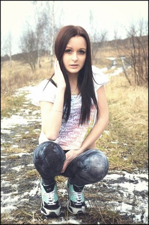 hair, jeans, denim, cool, sitting, model