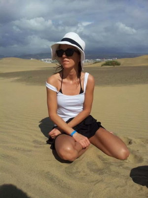 fun, sitting, leisure, muscle, vacation, sunglasses, hat, event