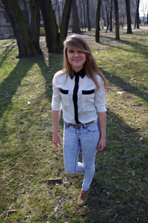outerwear, fun, jeans, denim, smile, forest