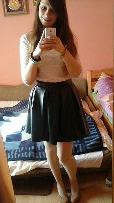 selfie, dress