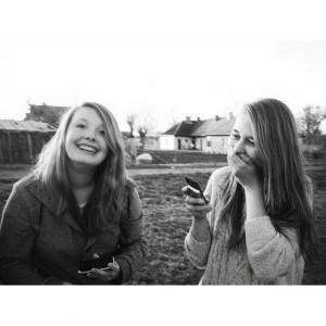 hair, fun, smile, monochrome