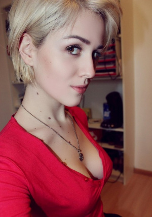 eyelash, hair, necklace, ear