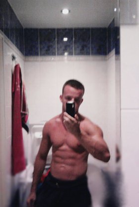 http://www.fotka.pl/profil/Daniks