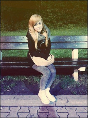 hair, jeans, sitting