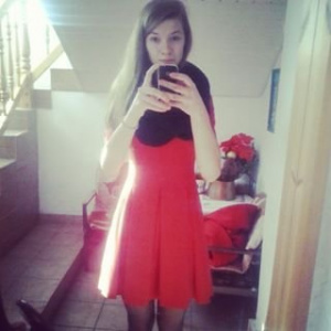 selfie, dress