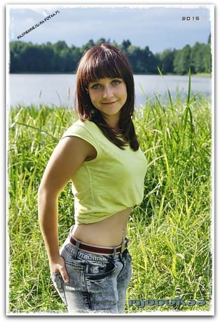DZIEWCZYNY GRUPY 21-25 LAT - NAJPIĘKNIEJSI  NA WWW.FOTKA.PL - zdjęcie 13