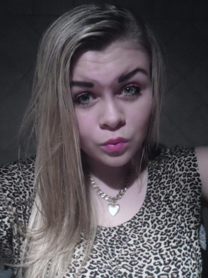 eyelash, hair, necklace