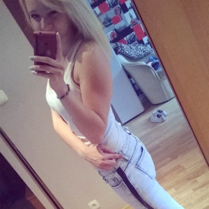 hand, selfie