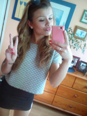 hair, hand, selfie