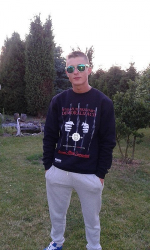 outerwear, fun, jeans, cool, sunglasses