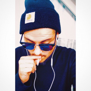 hand, selfie, cool, glasses, sunglasses, goggles, cap, beanie