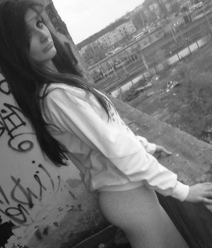 monochrome, model