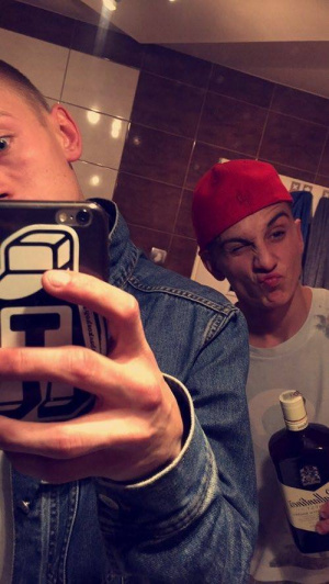 selfie, jeans, cool
