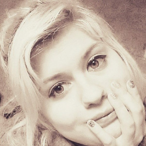 mouth, eyelash, skin, hand, selfie