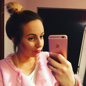 eyelash, hair, skin, hand, selfie, ear, mobile-phone