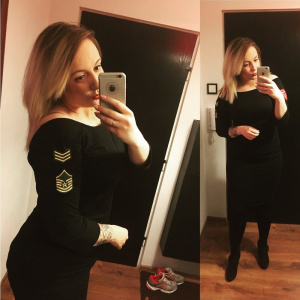 selfie, dress