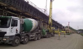 Najładniejsze zdjęcie użytkownika klosek666 - w pracy...moja skromna gruszka i  budowa mostku za 22mil zł