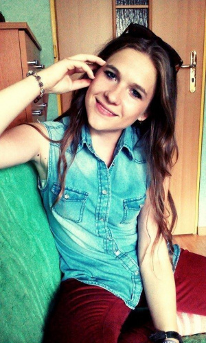 hair, selfie, fun, smile, cool, sitting