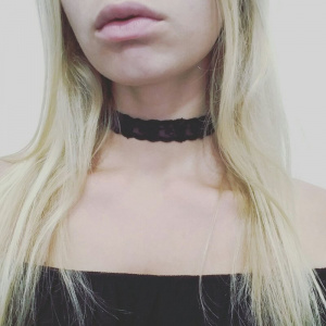 eyelash, hair, skin, necklace