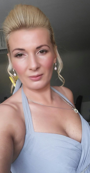 hair, dress