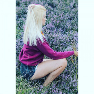 hair, sitting