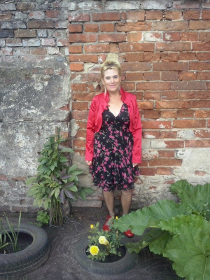dress, petal, flower, wall