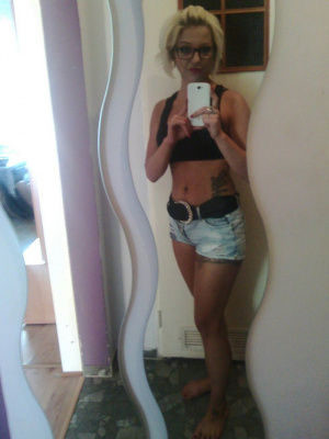selfie, jeans, muscle, shorts