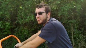 hand, cool, glasses, sitting, muscle, sunglasses, jungle