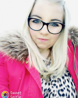 hair, outerwear, smile, cool, glasses, sunglasses
