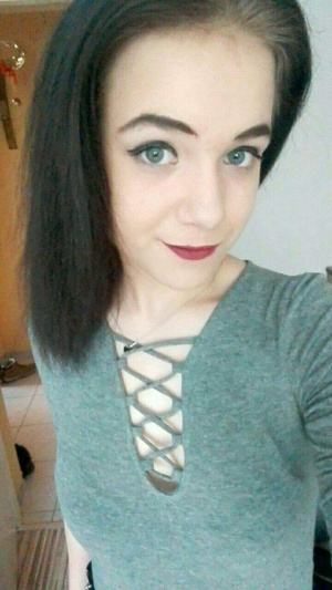 hair, hand, selfie