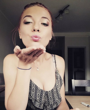 eyelash, skin, hand
