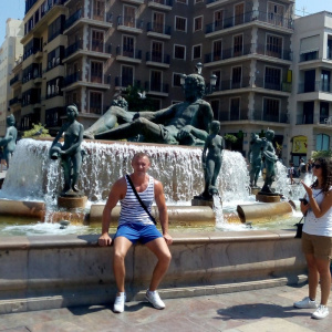 fun, leisure, vacation, shorts, statue