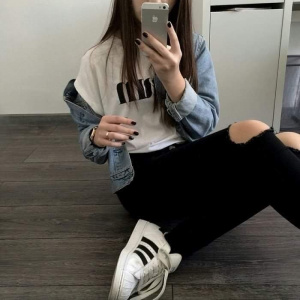 hand, sitting